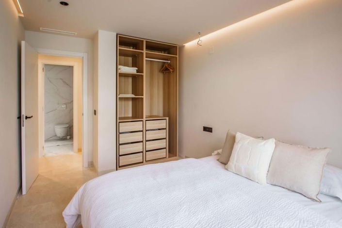 Image No.10-3 Bed Apartment for sale