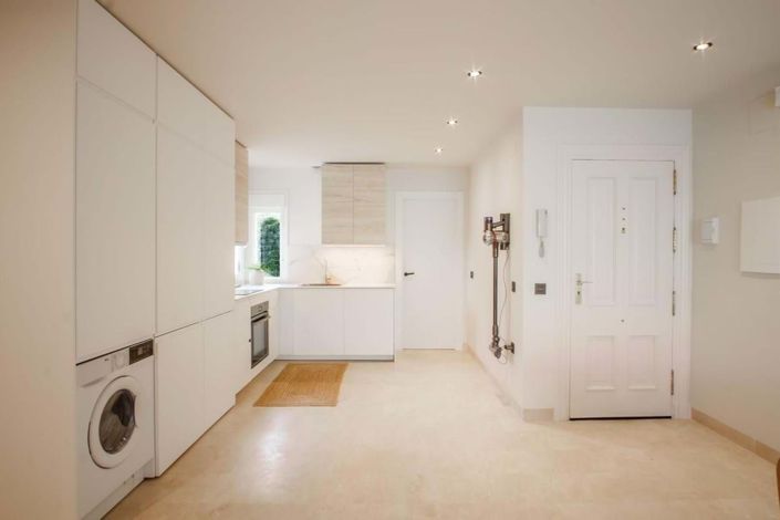 Image No.8-3 Bed Apartment for sale