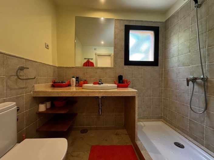 Image No.14-2 Bed Apartment for sale