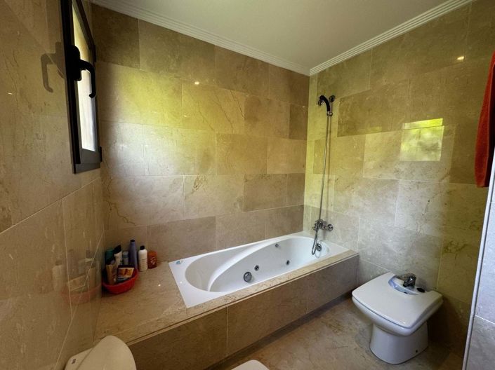 Image No.15-2 Bed Apartment for sale