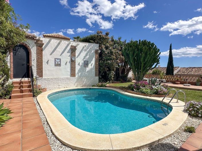 Image No.1-2 Bed Villa for sale