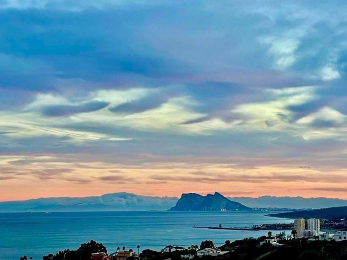 Image No.21-2 Bed Apartment for sale