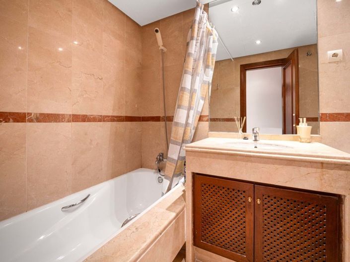 Image No.18-3 Bed Apartment for sale