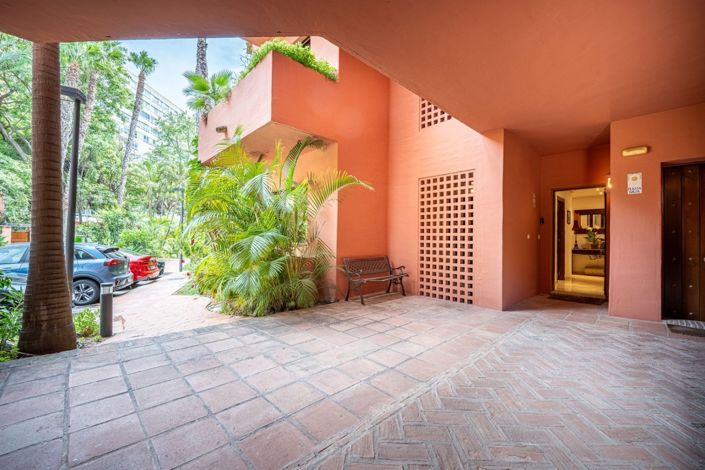 Image No.21-3 Bed Apartment for sale