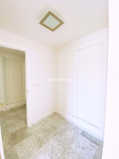 Image No.20-3 Bed Apartment for sale