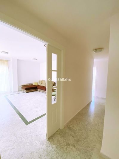 Image No.21-3 Bed Apartment for sale