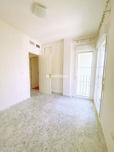 Image No.29-3 Bed Apartment for sale