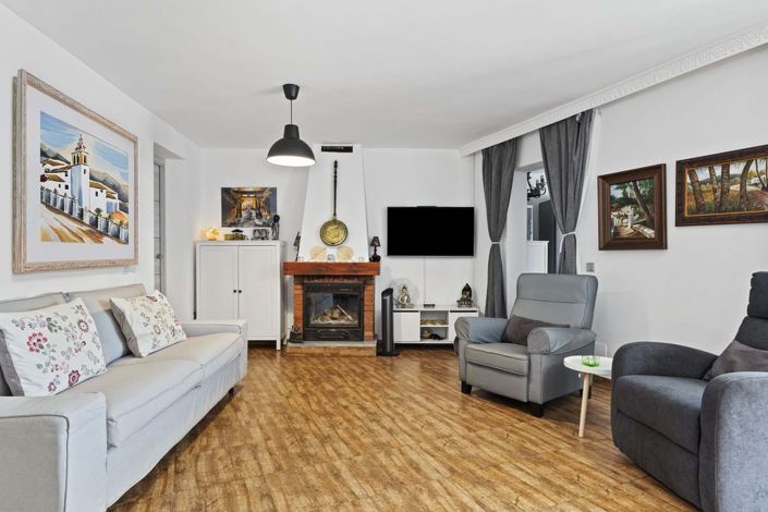 Image No.8-Villa de 4 chambres à vendre à Fuengirola