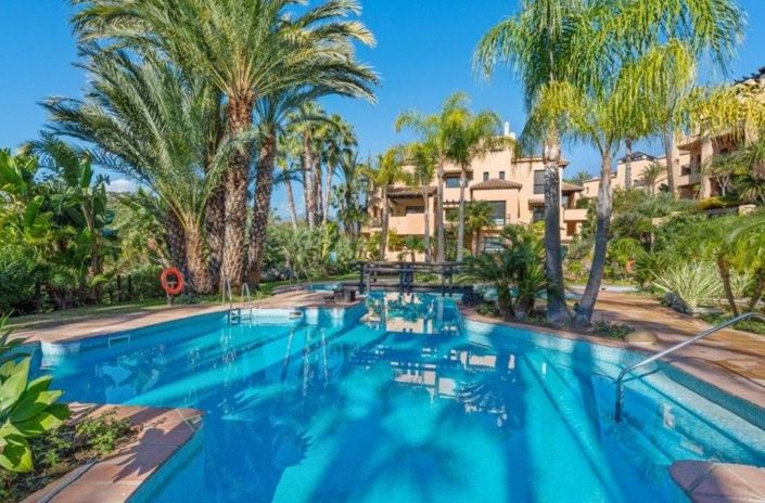 Image No.1-Appartement de 2 chambres à vendre à Estepona