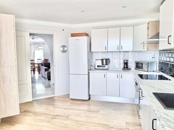 Image No.17-3 Bed Apartment for sale