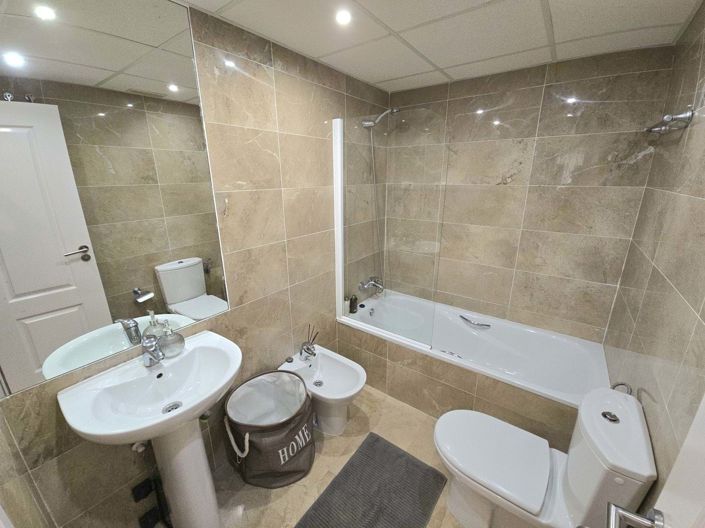 Image No.16-2 Bed Apartment for sale