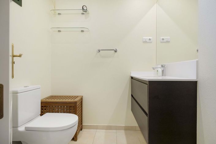 Image No.19-2 Bed Apartment for sale