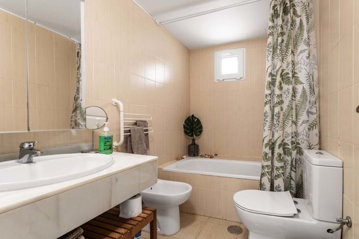 Image No.13-2 Bed Apartment for sale