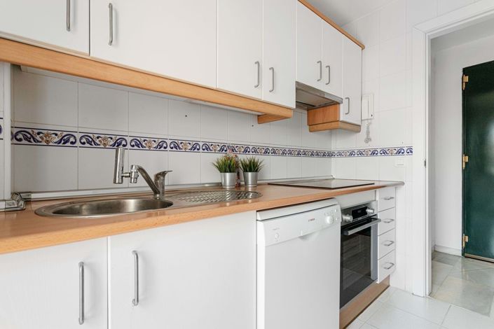 Image No.18-2 Bed Apartment for sale