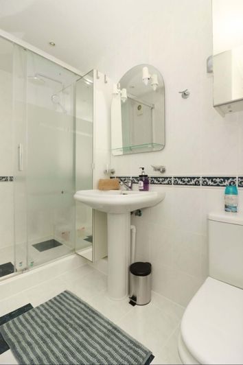 Image No.27-3 Bed Apartment for sale