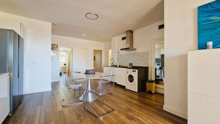 Image No.25-3 Bed Apartment for sale