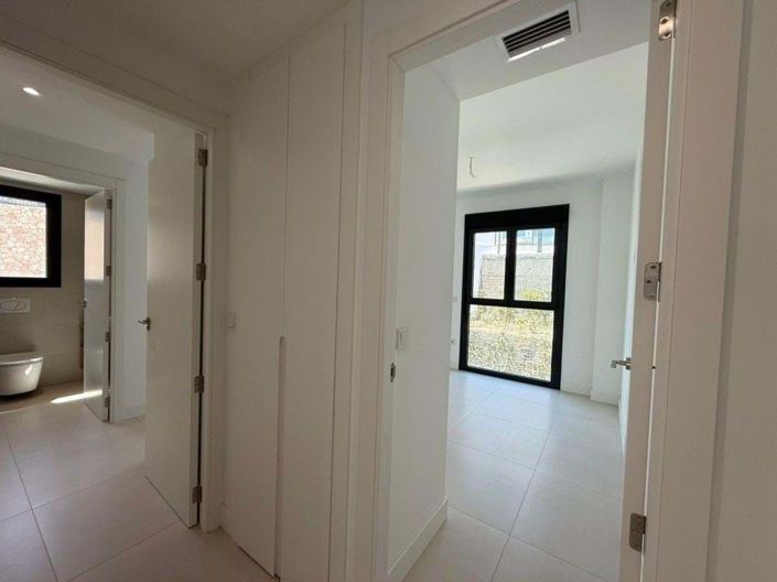 Image No.20-3 Bed Apartment for sale