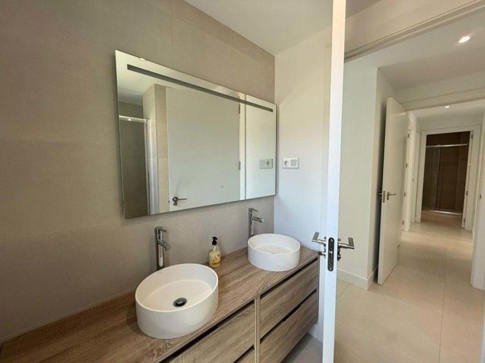 Image No.21-3 Bed Apartment for sale