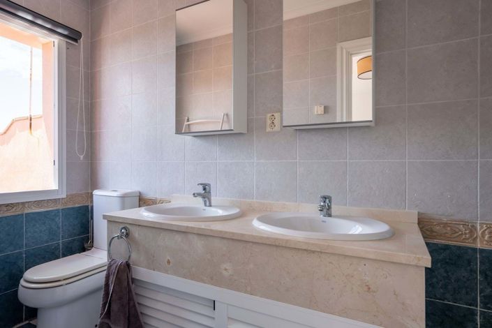 Image No.19-3 Bed Apartment for sale