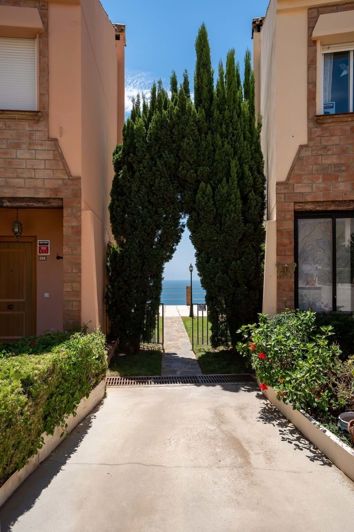 Image No.25-3 Bed Apartment for sale