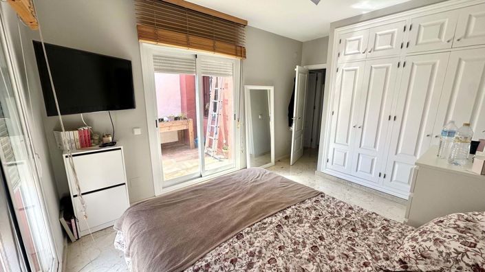 Image No.18-3 Bed Townhouse for sale