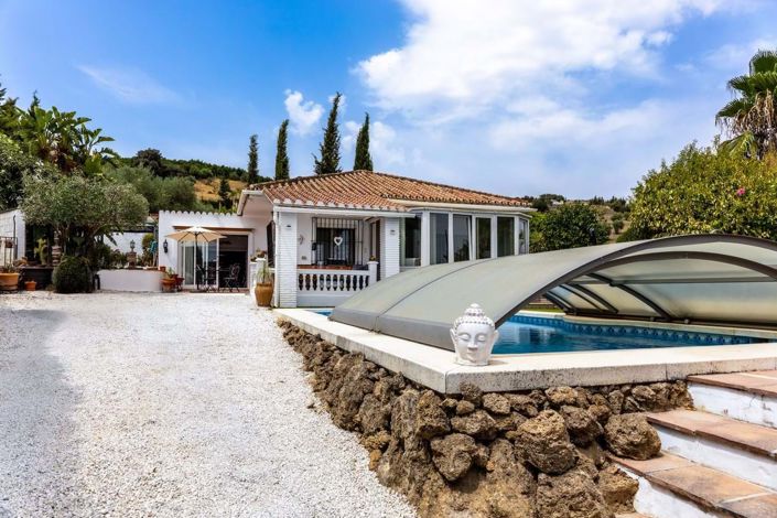 Image No.1-3 Bed Villa for sale