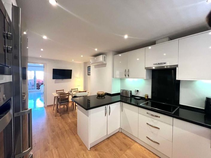 Image No.8-2 Bed Apartment for sale