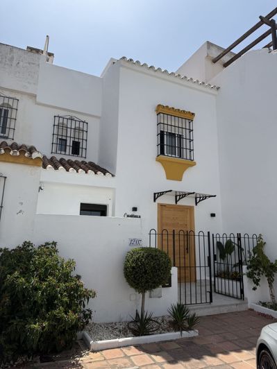 Image No.19-2 Bed Townhouse for sale