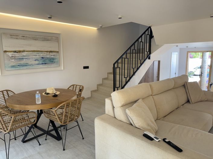 Image No.8-2 Bed Townhouse for sale