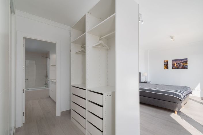 Image No.19-4 Bed Townhouse for sale