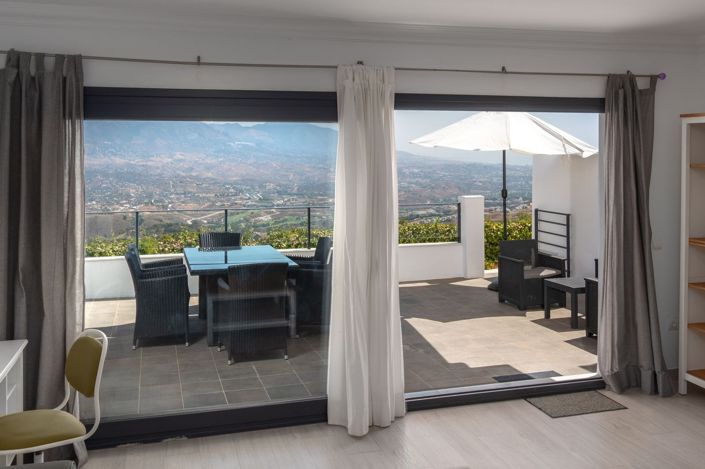 Image No.27-4 Bed Townhouse for sale