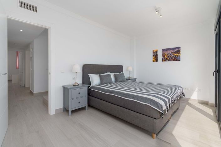 Image No.5-4 Bed Townhouse for sale