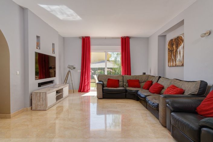 Image No.3-4 Bed Villa for sale