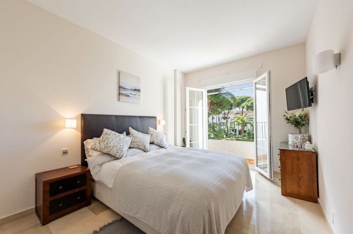 Image No.4-2 Bed Apartment for sale