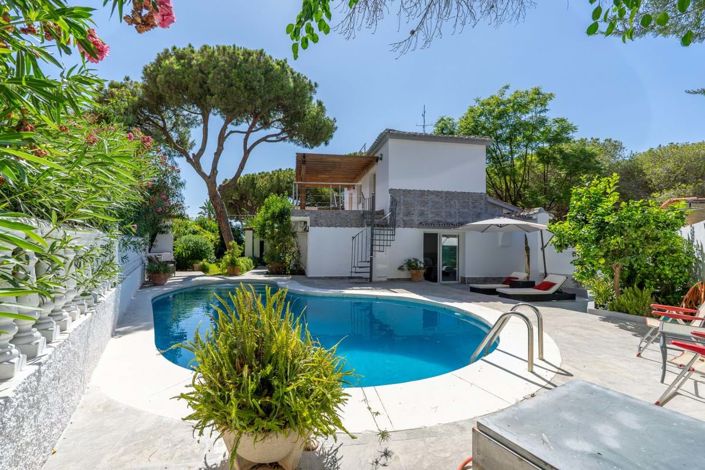 Image No.1-4 Bed Villa for sale