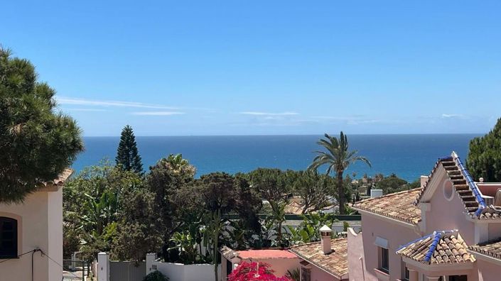 Image No.2-4 Bed Villa for sale