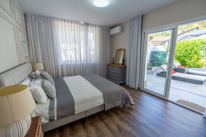 Image No.5-4 Bed Villa for sale