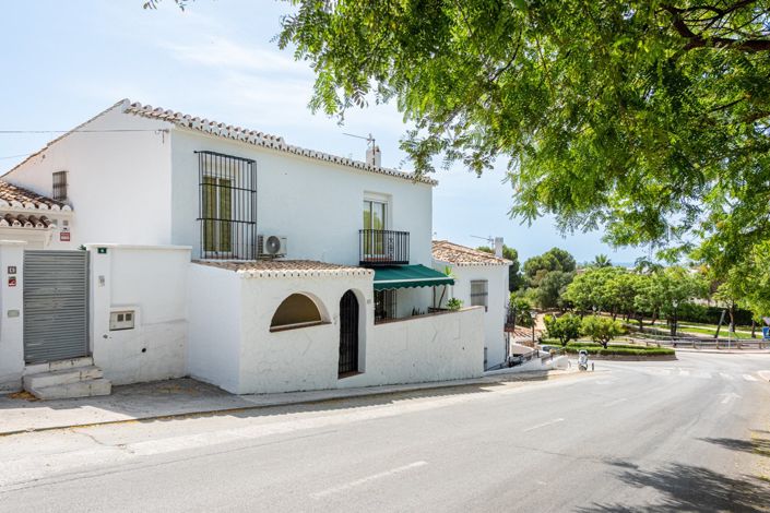 Image No.23-2 Bed Villa for sale