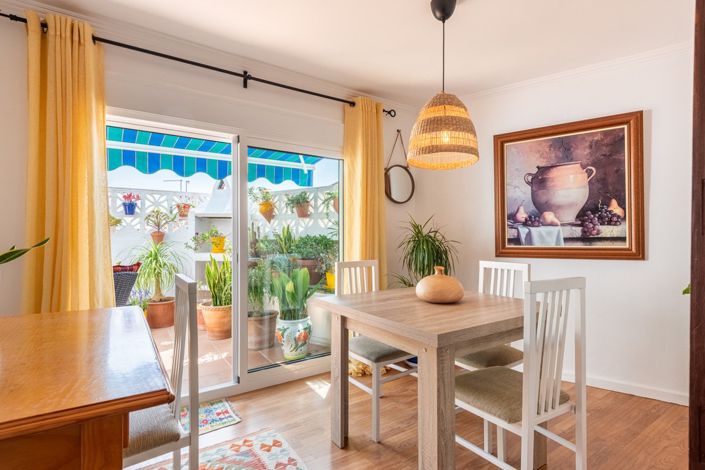 Image No.8-2 Bed Villa for sale