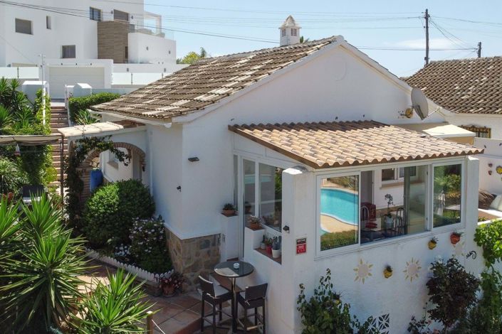 Image No.25-2 Bed Villa for sale