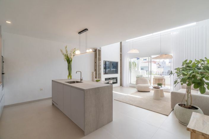 Image No.10-3 Bed Apartment for sale