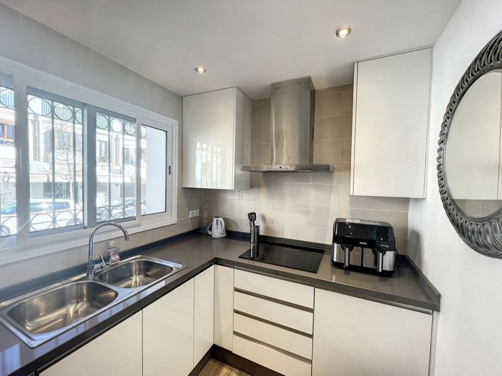 Image No.12-3 Bed Townhouse for sale