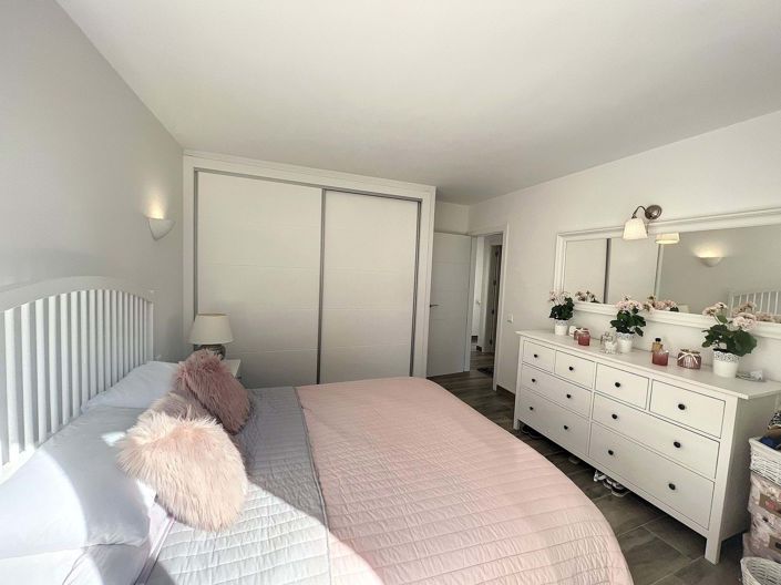 Image No.16-3 Bed Townhouse for sale