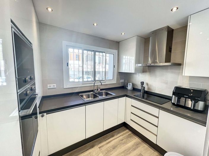 Image No.7-3 Bed Townhouse for sale