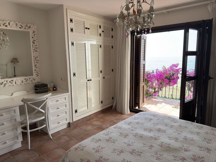 Image No.12-5 Bed Villa for sale