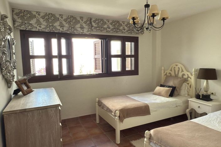 Image No.7-5 Bed Villa for sale