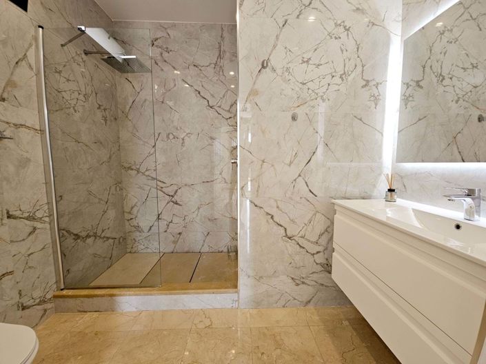 Image No.16-4 Bed Townhouse for sale