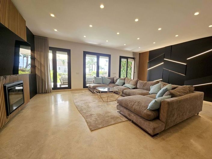 Image No.4-4 Bed Townhouse for sale