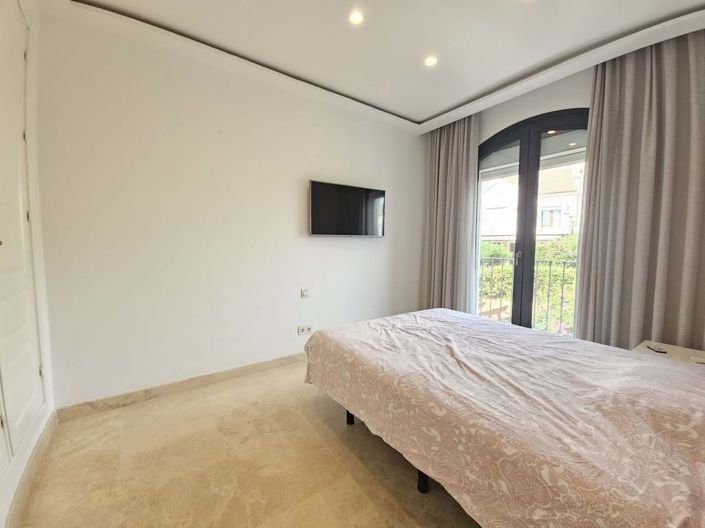 Image No.6-4 Bed Townhouse for sale