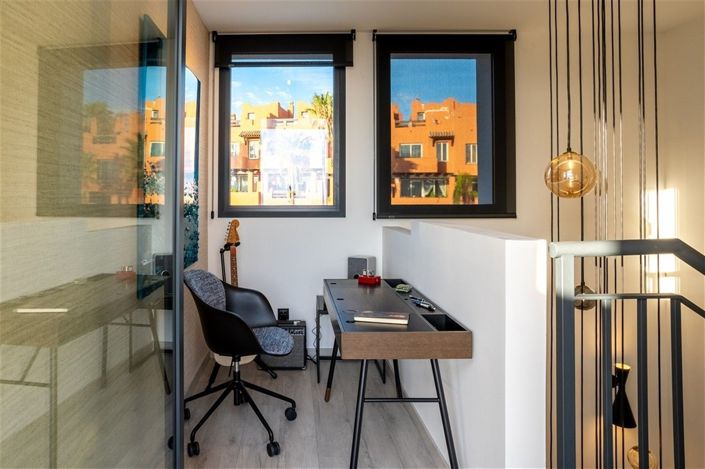 Image No.37-3 Bed Townhouse for sale